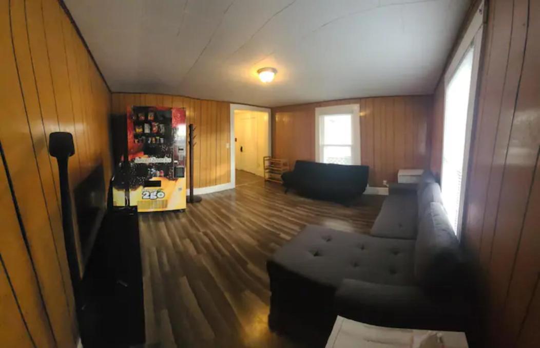 The Dragon'S Den Downstairs Room 1 Tazewell Luaran gambar